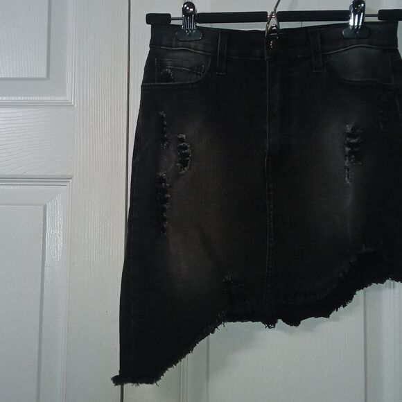 VIBRANT M.I.U. stretch  distressed Asymmetrical Black Denim Skirt Sz M - Picture 3 of 7
